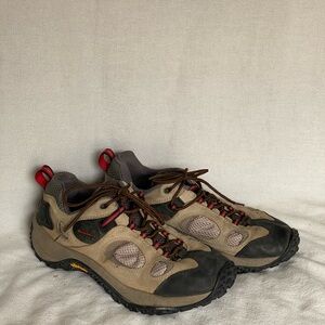 10 Merrell Chameleon Ventilator Tan Hiking Shoes